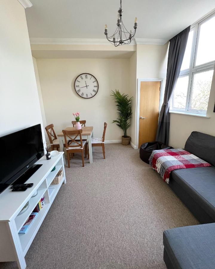 Cosy Town Centre Apartment Close To Beach Bournemouth Eksteriør billede